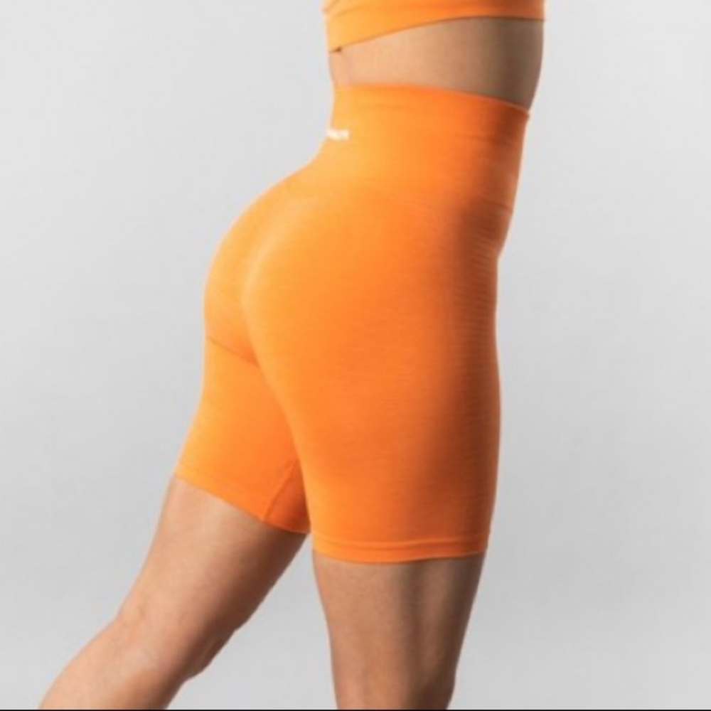 Alphalete Seamless Biker Shorts in Dreamsicle